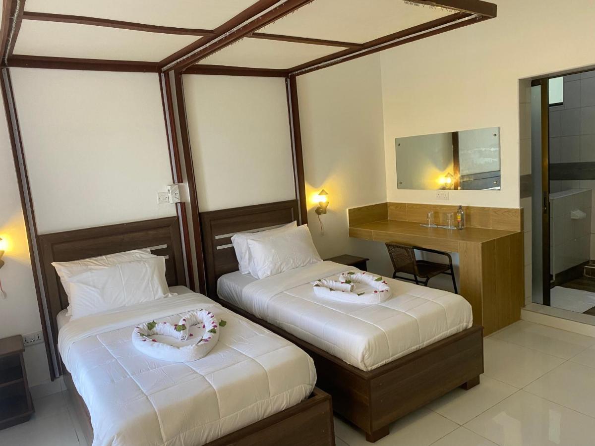 Diani Palm Resort Диани Бийч Екстериор снимка