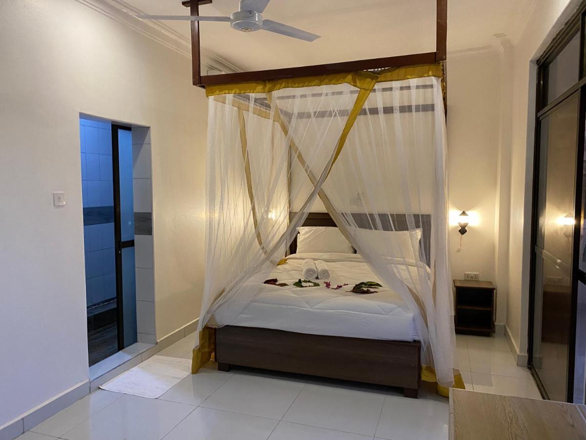 Diani Palm Resort Диани Бийч Екстериор снимка