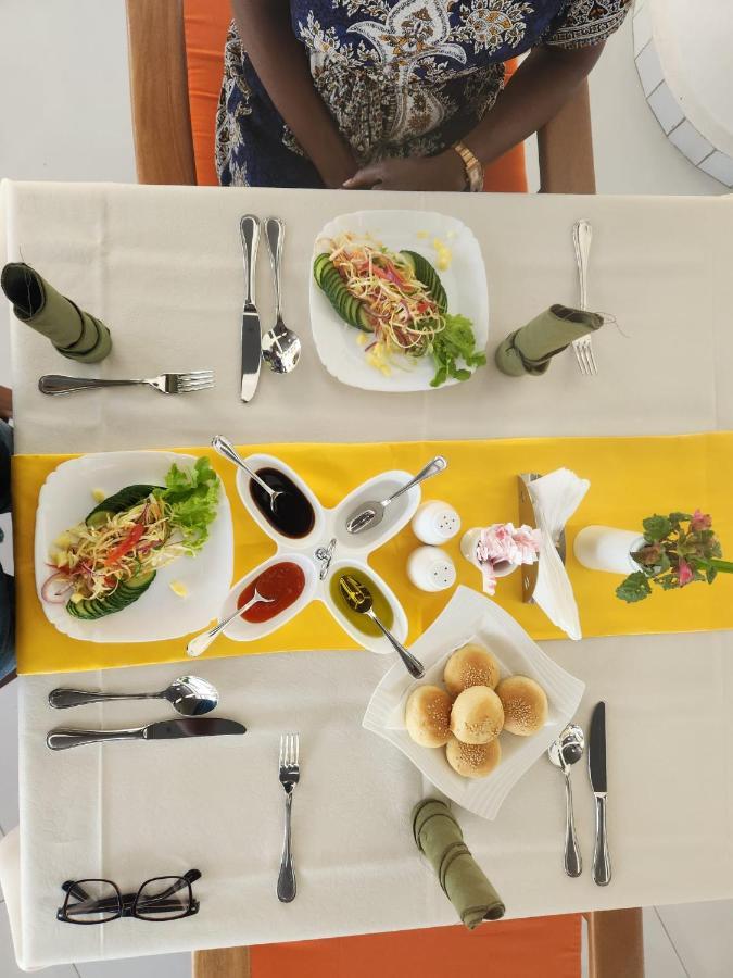 Diani Palm Resort Диани Бийч Екстериор снимка